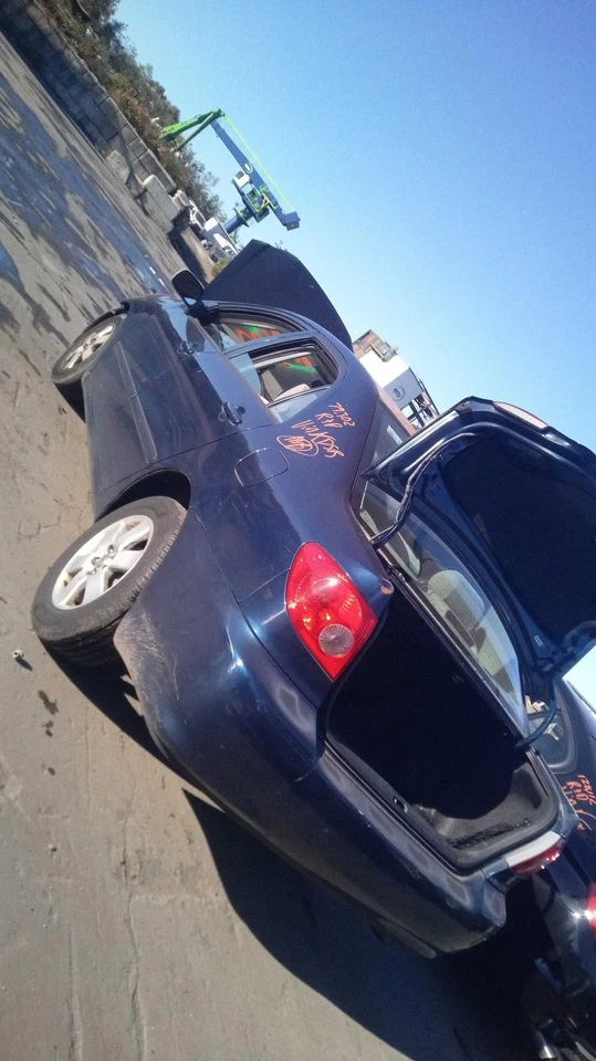 Guardabarros delantero derecho usado se adapta a: Toyota Corolla R. 2005 sin efectos de suelo Front Ri Foto 4 de 4