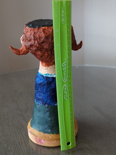 Figura de mujer Paper Mache hecha a mano única en su clase 10,75" de alto - Imagen 11 de 13