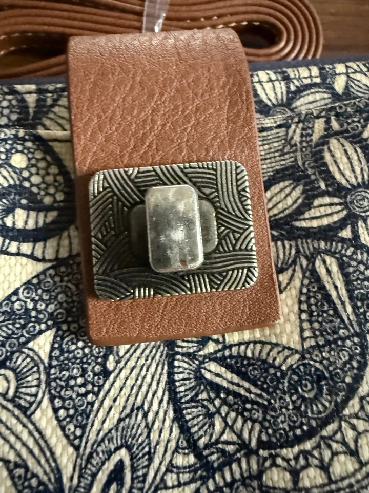 Sakroots Smartphone Crossbody Wallet NWD Wristlet Zip Around Floral Pattern - Image 2 of 4