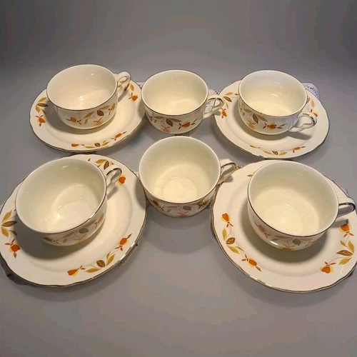 10 Vintage Hall Jewel Tea Autumn Leaf Pieces- 6 Teacups and 4 Saucers