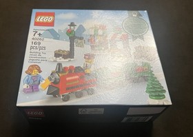 DAMAGED BOX LEGO Seasonal Christmas Train Ride Set 40262 Retired