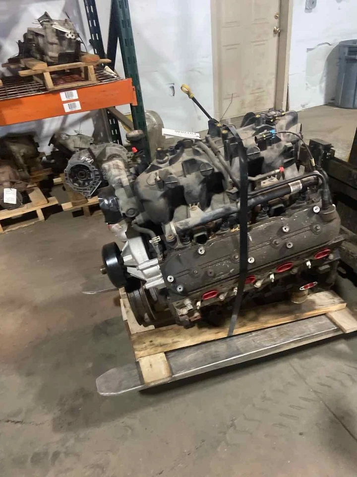 Used Engine Complete Assembly fits: 2005 Gmc Yukon classic style creased door sk - Изображение 2 из 4
