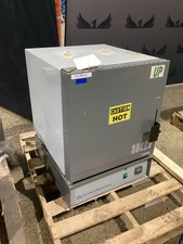 THERMOLYNE BARNSTEAD F30438CM LAB OVEN 208V 5500W USED