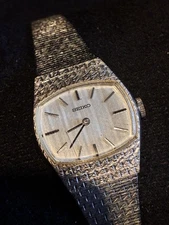 Vintage 1976 Ladies SEIKO White Gold Plated Watch 11-8280 Running