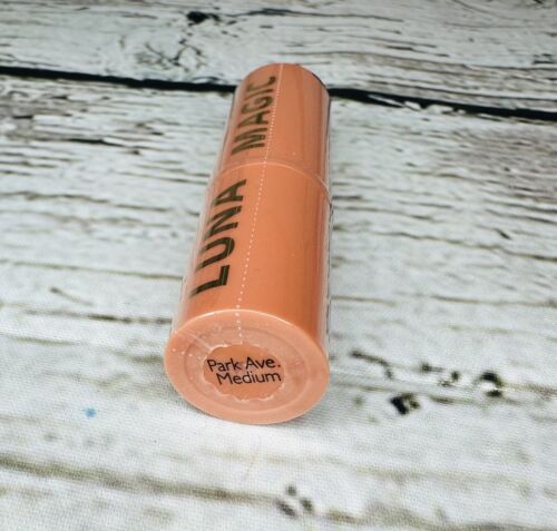 Luna Magic Lipstick Park Ave Medium 0.1oz/3g - Picture 3 of 4