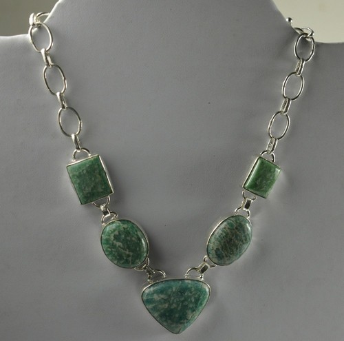 Collier Ethnique Labradorite – Plaqué Argent – Reflets Verts – Neuf Sans Boîte