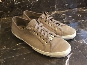 Zapatillas para Mujer de Moda Michael Kors 9 B Beige Gamuza Low Top Con  Cordones Dorado Usado En Excelente Condición | eBay