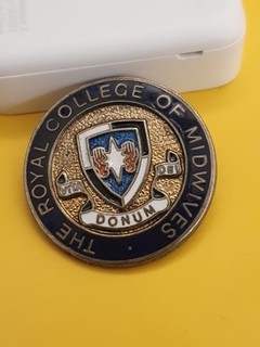 Vintage THE ROYAL COLLEGE OF MIDWIVES Enamel Pin Badge Fattorini