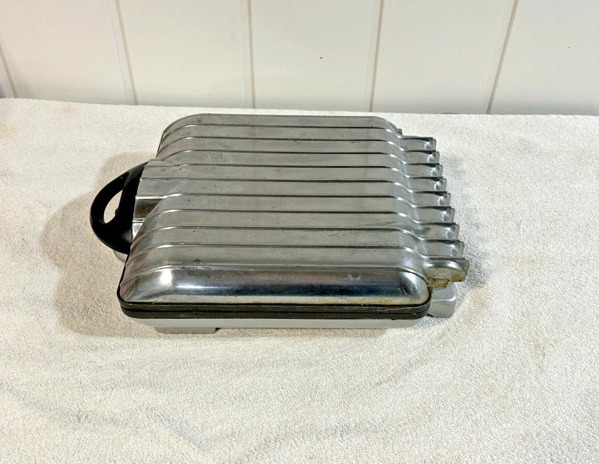 Vintage VillaWare Uno Model 2001 Belgian Waffle Maker Tested Works well