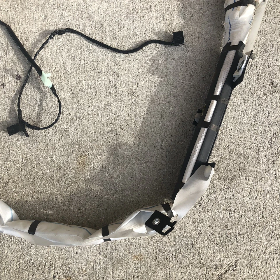 Ford Mustang 2018-2023 unidad de cortina superior techo derecho conductor Foto 4 de 4