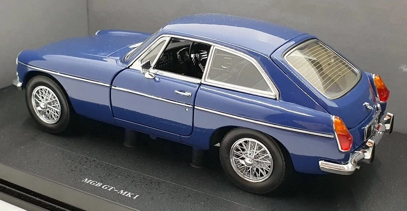Revell 1/18 Scale Diecast 28508 - MGB GT - Blue - Image 2 of 4