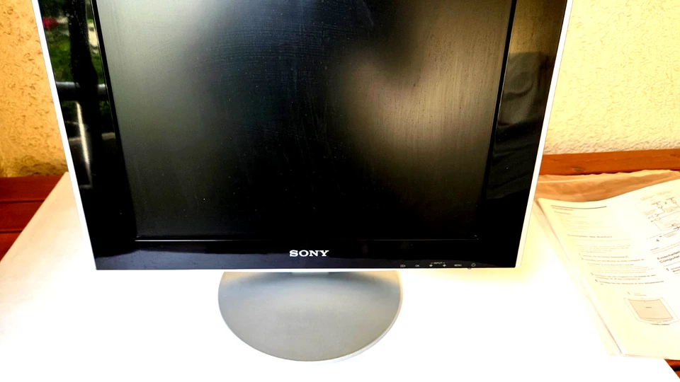 Monitor 17zoll SONY SDM - HS 74 - Bild 2 von 4