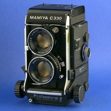 Mamiya C330 F Medium Format Camera with 80mm 2.8 Blue Dot Lens Beautiful