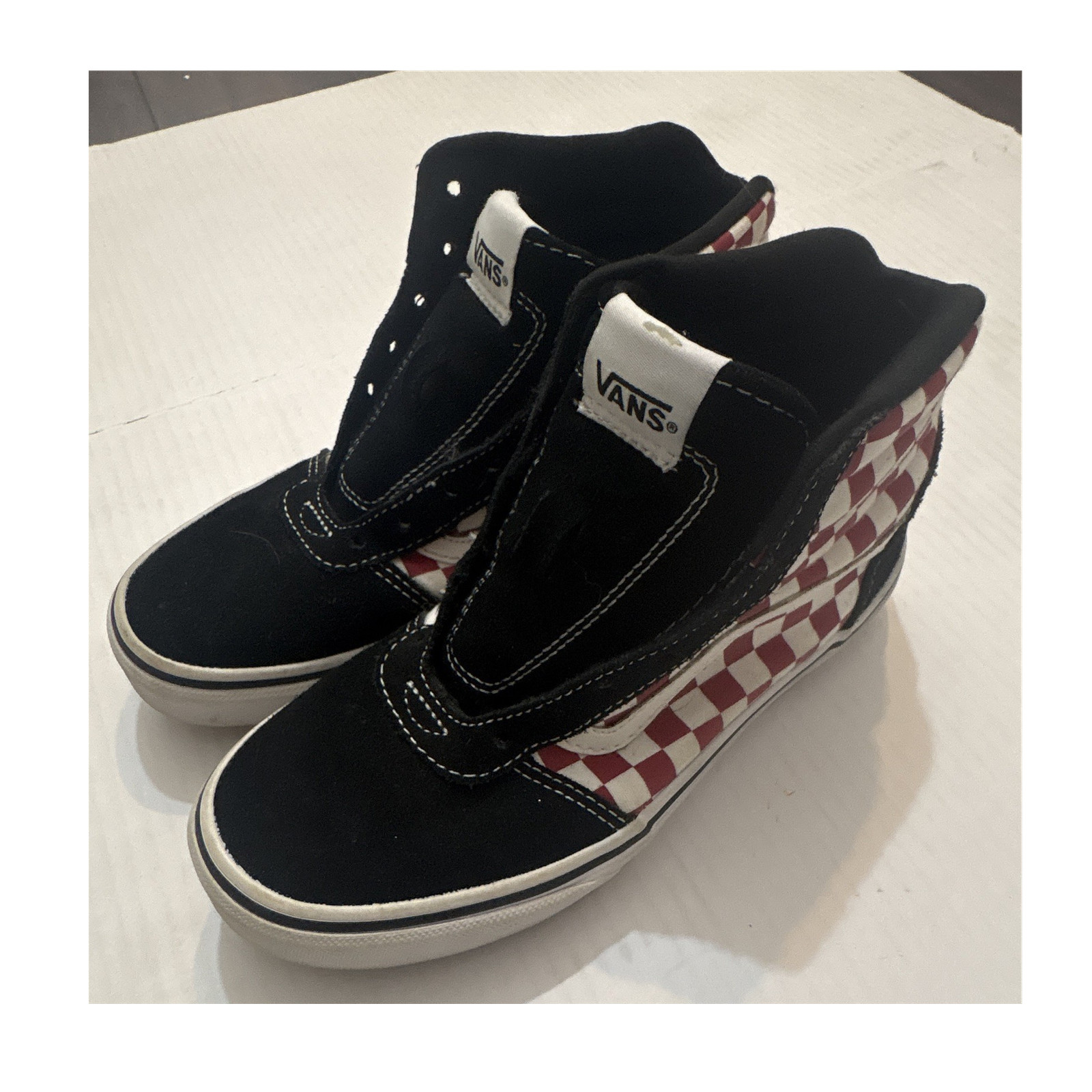 Black White Red Canvas Youth