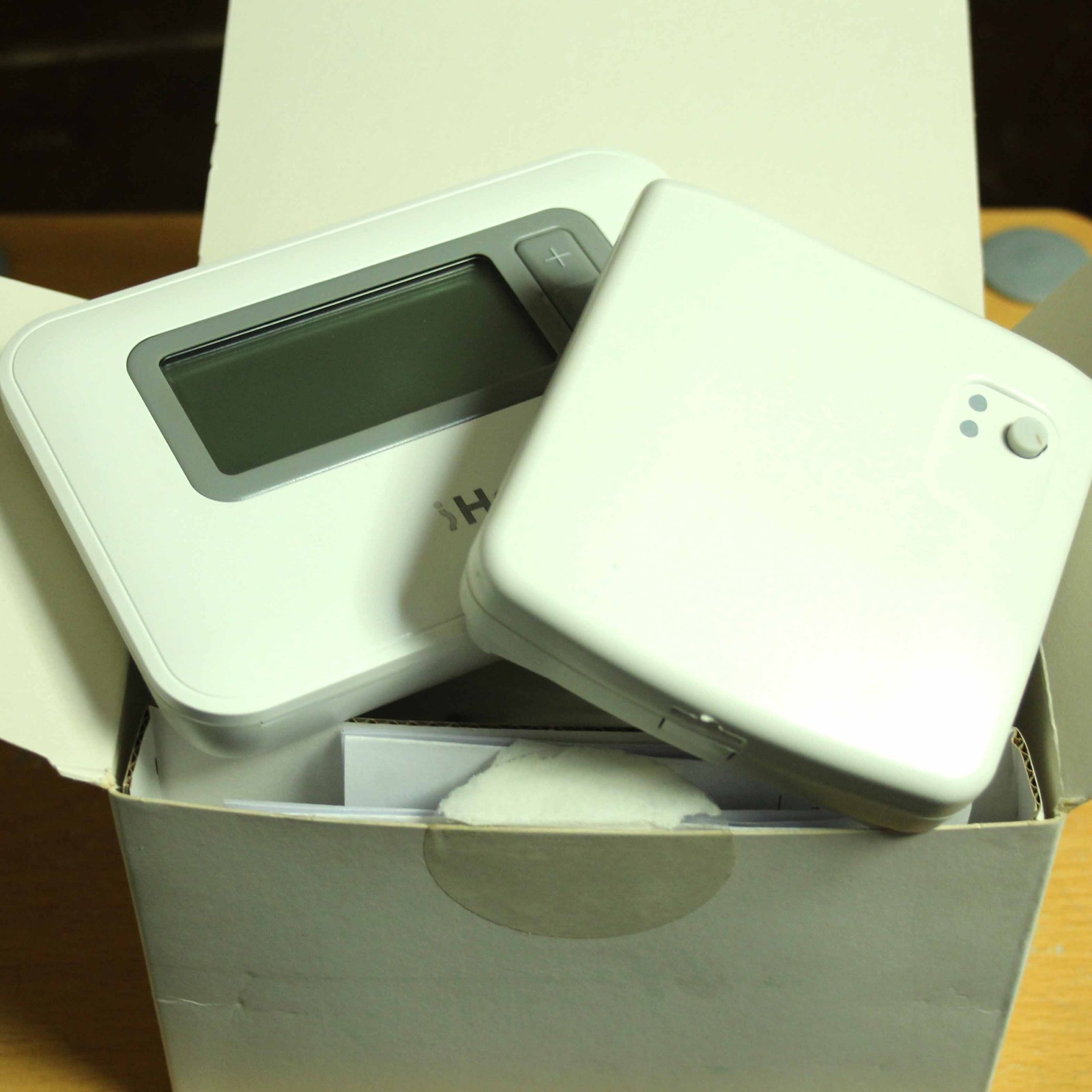 Honeywell Resideo T3R Wireless IHEAT Thermostat Y3S120UKBDR109-IHT - NEW