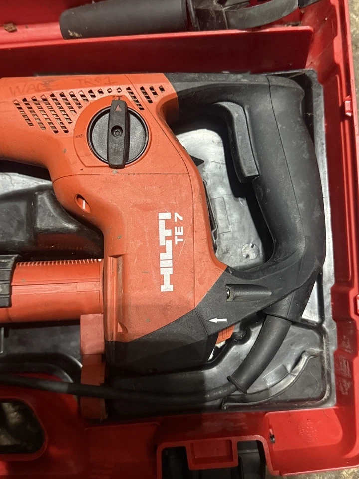 Martelo perfurador Hilti TE7 SDS martelo rotativo usado com acessório de vácuo com fio - Imagem 2 de 4