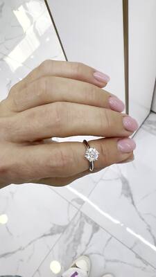 Tiffany The Tiffany Iconic Platinum VS2 GIA Diamond Engagement  Ring