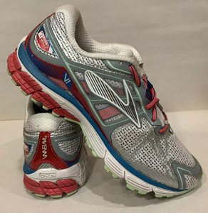 brooks 8.5 wide womens
