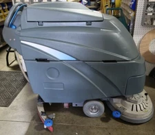 ICE i28BT WALK BEHIND SCRUBBER, 28", 700mm, 24V, CLEAN, USED, 250 HOURS