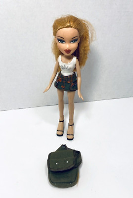 2001 MGA Bratz Doll Green Eyes pink lips Meygan w/ outfit & backpack 10'' vtg toy