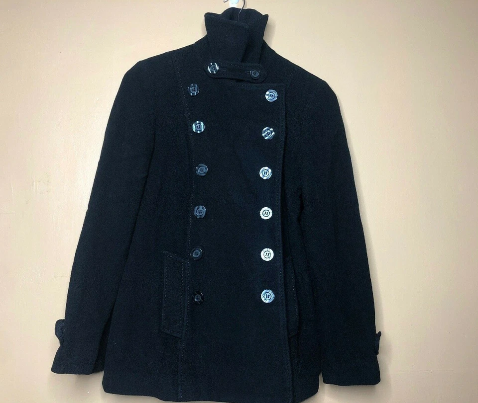 Chaquetón para mujer Braetan pequeño cuello alto abotonado hasta la cadera negro manga larga Foto 2 de 4