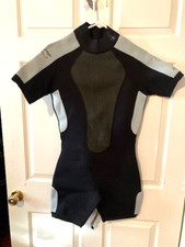 WOMENS WETSUIT-SIZE 11/12-PREOWNED W/ USE-AQUA LUNG PLUNGE-SHORT SLEEVES,LEGS