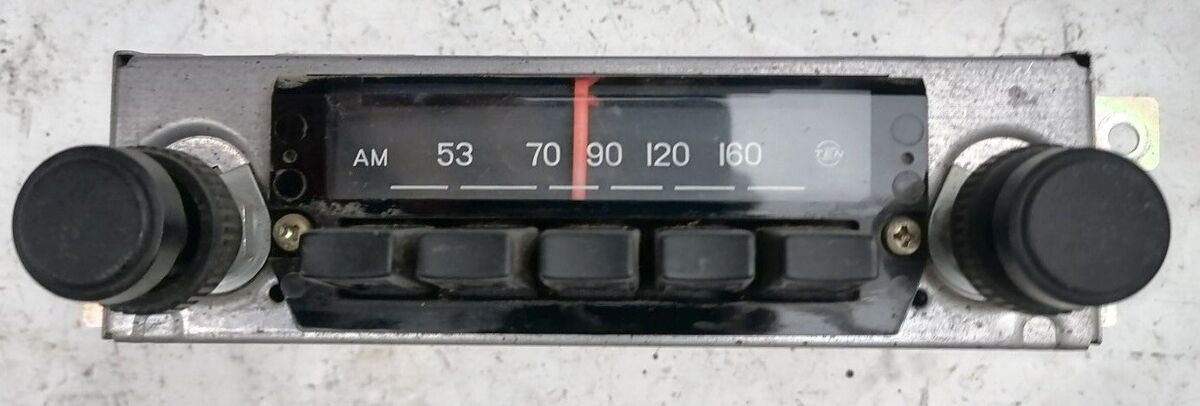 Toyota Corolla KE30 KE35 Model 1974 79 Radio AM 86120-122000 Toyota Corolla KE30 KE35 Model 1974 79 Radio AM 86120-122000