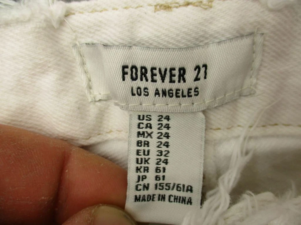 Shorts jeans feminino Forever 21 tamanho 24 marfim cintura alta algodão desgastado T119 - Imagem 4 de 4