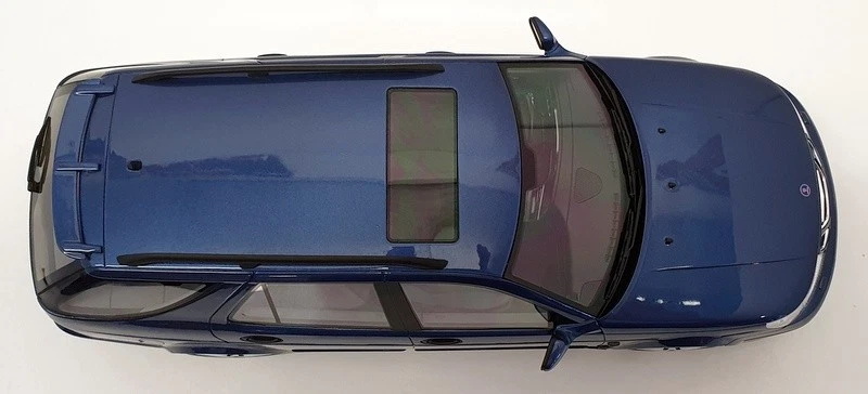 DNA Collectibles 1/18 Scale DNA000065 - '05 Saab 9-5 Sportcombi Aero Cosmic Blue - Image 4 of 4