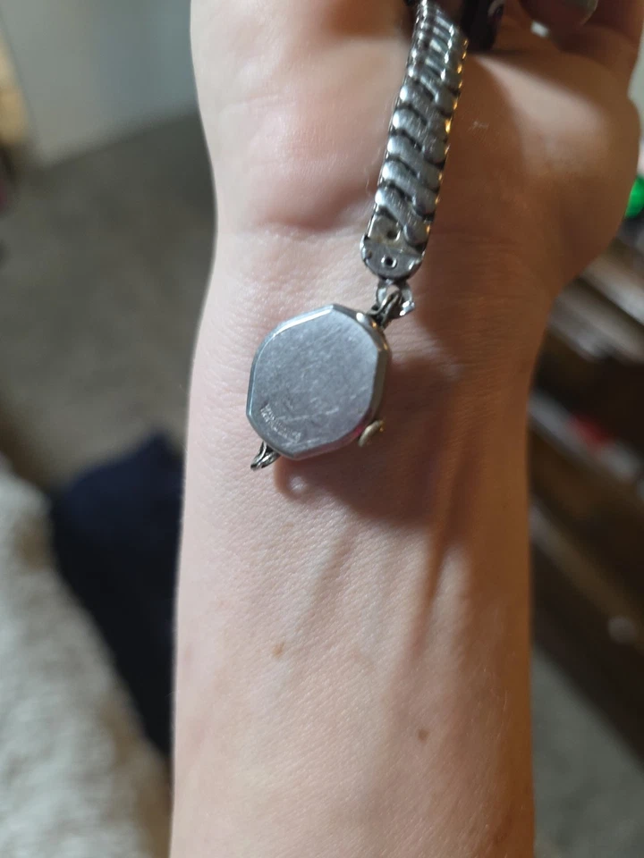 Reloj analógico vintage Helbros diamante cuerda para mujer solo para piezas o reparaciones Foto 4 de 4