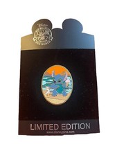 DISNEY SHOPPING STITCH ILLUSION SERIES W DUCKLING LE 250 PIN 2009 RARE