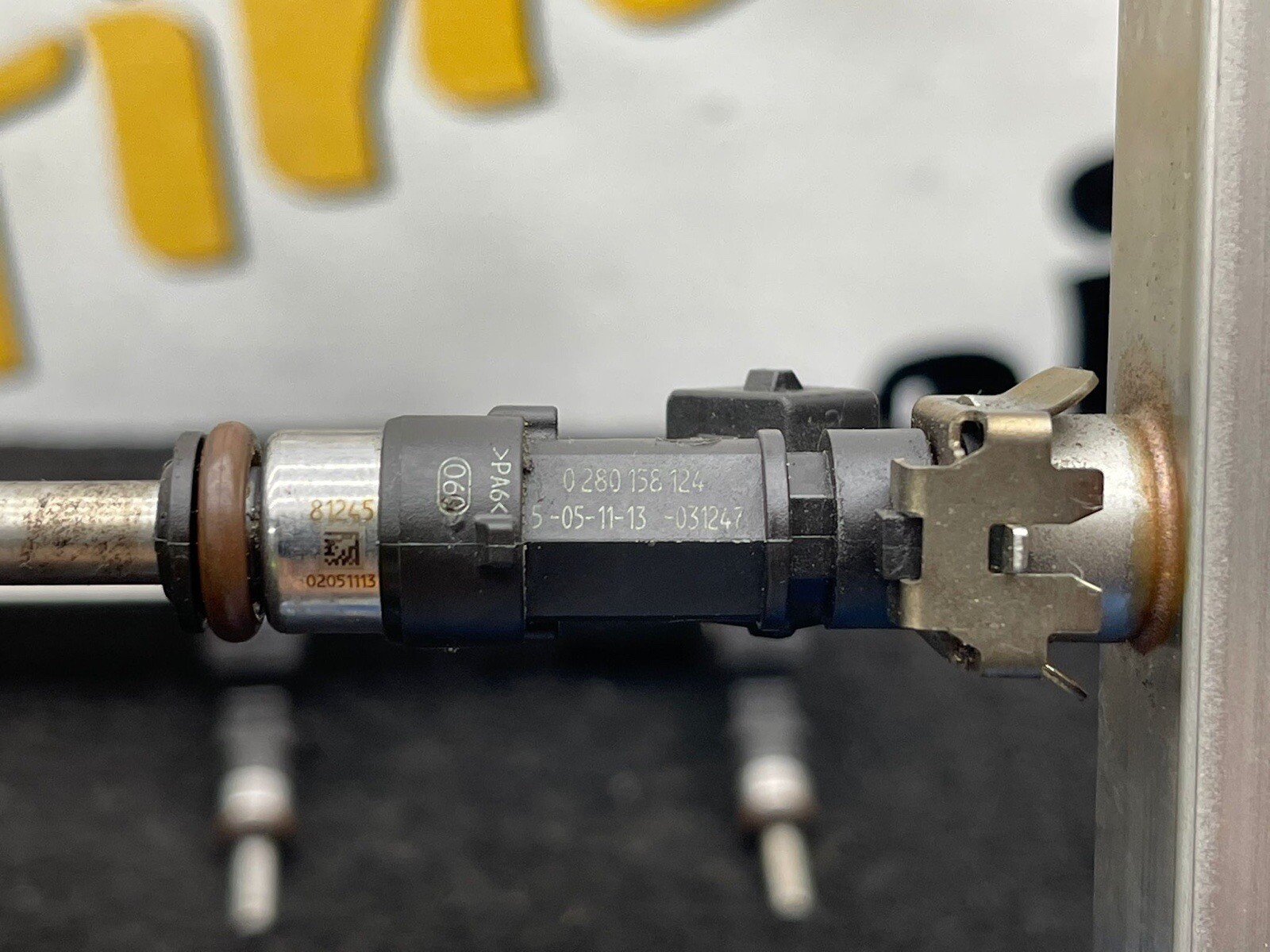 2014 MASERATI GRANTURISMO FUEL INJECTORS WITH RAILS PAIR OEM