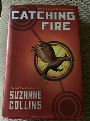 The Hunger Games: Catching Fire 2 by Suzanne Collins (2009, Hardcover) 1st Editi
