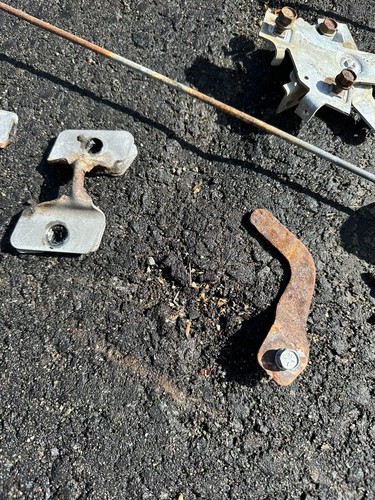 TAILGATE LATCH SYSTEM LINKAGE RELEASE CHEVY GMC K5 BLAZER JIMMY 73-91 PARTS - Foto 3 di 14