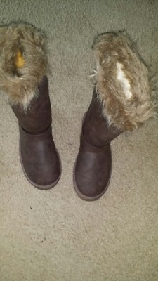 LADIES KIRUNA FUR BOOTS SIZE 10 NO BOX)