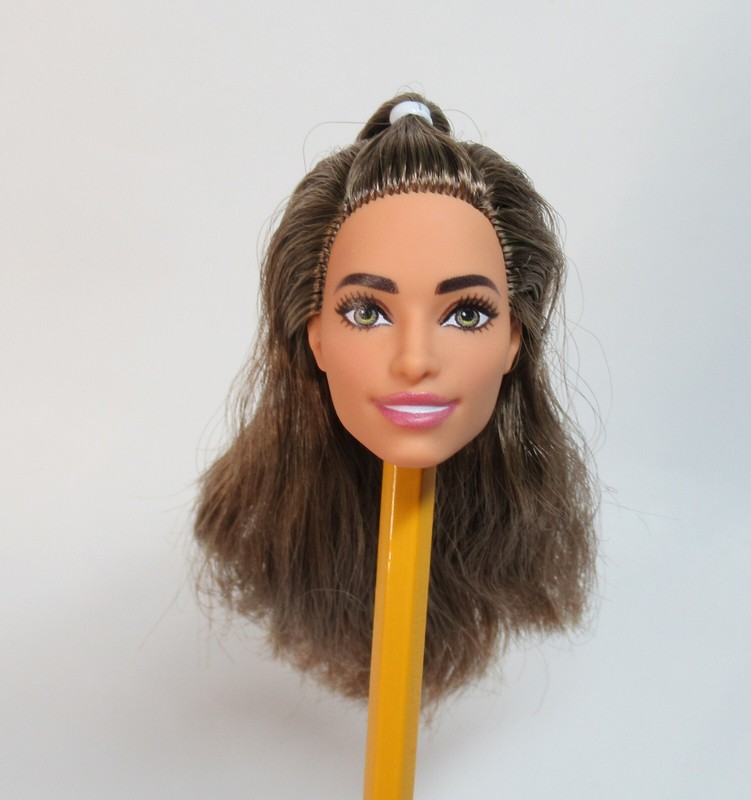Mattel Barbie Made to Move Curvy Doll Head Replacement Parts Fashionista Face
