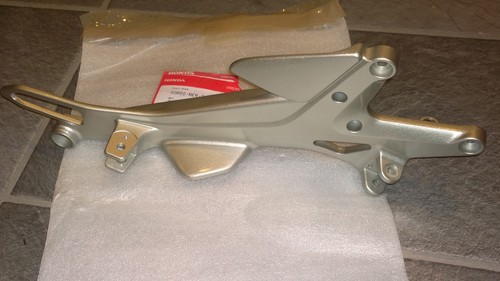 05-07 CBF500 CBF600 New HONDA Right Footrest Peg Hanger Bracket 50650-MER-D01ZA - Picture 6 of 12