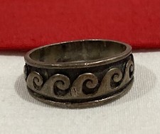 Vintage SIGNED 925 Etched Wave Pattern Solid Sterling Silver BAND RING Size 7.75