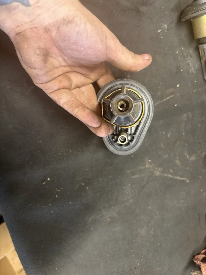 2006 Hummer H3 3.5L Coil Pack Ignition Coil OEM - Image 4 of 4