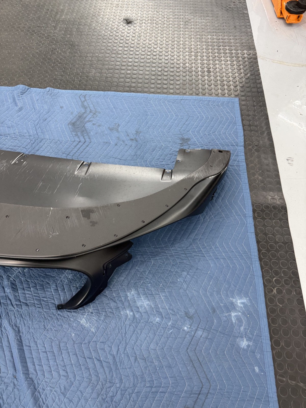 Maserati MC20/Ciello. OEM Front bumper lower splitter Part no. 6702229350