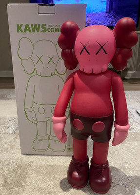 Kaws 5 Years later Companion - Figur rosa rot 28 cm - neu