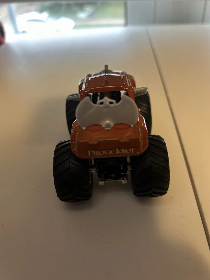 pillage idiot monster truck 1:64 - Image 3 of 4