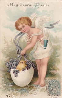 cpa gaufrée HEUREUSES PAQUES ange angelot oeuf poussin violettes