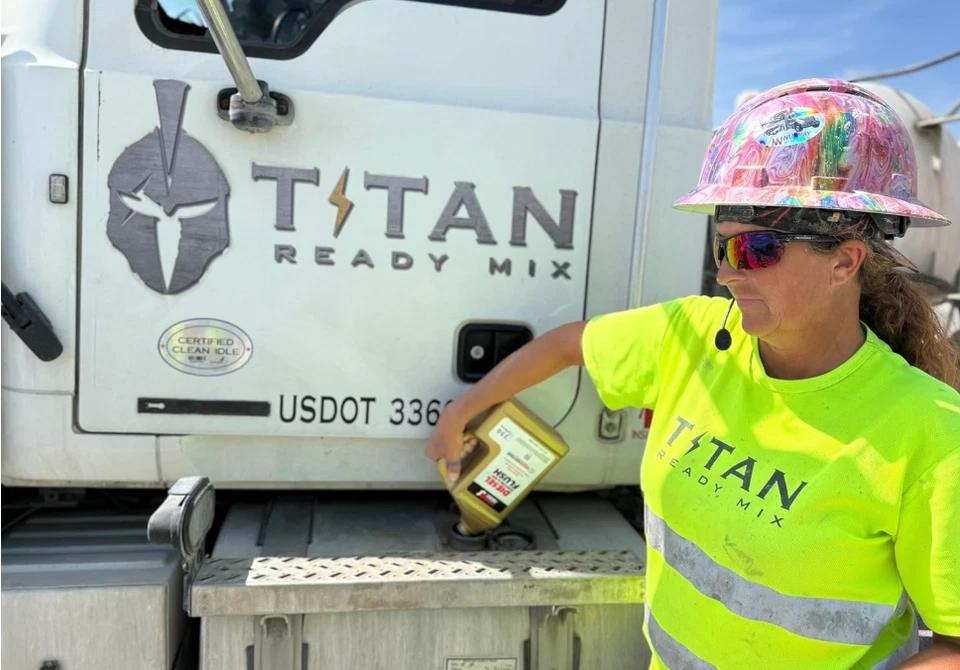 Diesel Injector & DPF Flush Cleaner – 64oz Fuel System Treatment - Image 2 of 4