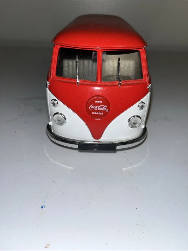 SOLIDO 1.18 VW COMBI (SPLIT WINDSCREEN) 1966 COCA-COLA DELIVERY VAN - Image 4 of 4