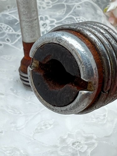 Antique Wooden Sewing Bobbins Spools 7.5" Candle Holders - 第 4/9 張圖片