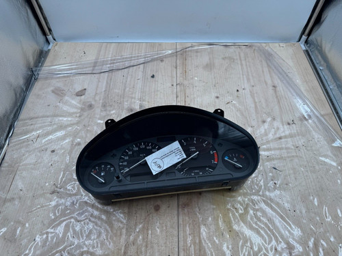 Tacho Kombiinstrument BMW E36 Limo TeileNr.: 6211-8361208 / 110.008.463/087