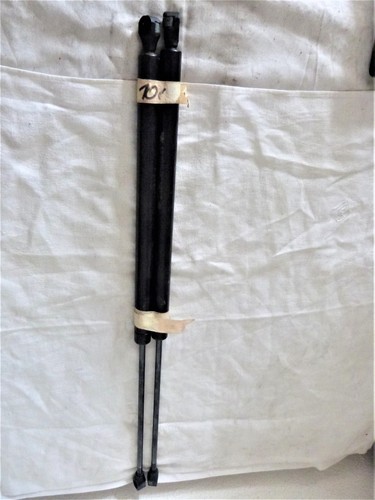 Betriebsauflösung - VW / Audi Werkstatt: 2x Heckklappendämpfer 9619704180