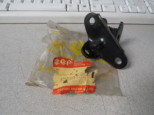 HOLDER, FOOTREST LH | K,L,M; FROM 43520-30000