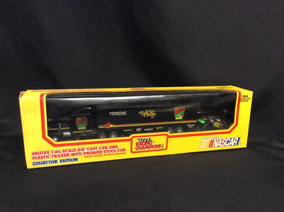 Remolque Racing Champs escala 1-64 fundido a presión y plástico cabina + coche de stock Premier Nascar Foto 2 de 4